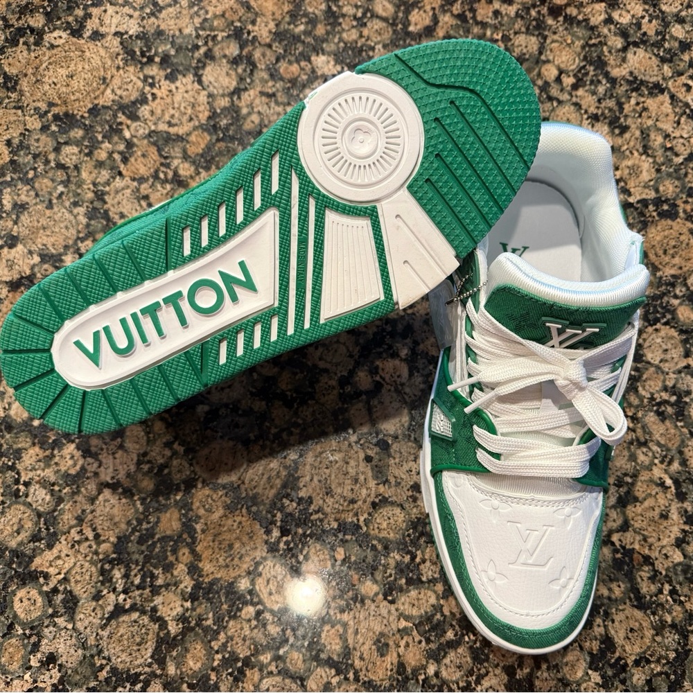 Louis Vuitton Sneakers - Picture 3 of 4